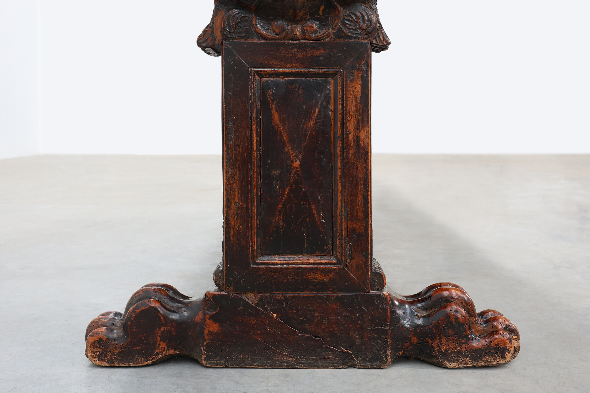 16th Century Renaissance walnut console table, Tuscan, Italythumbnail